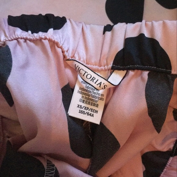 Victoria’s Secret satin sleep set - Picture 6 of 6